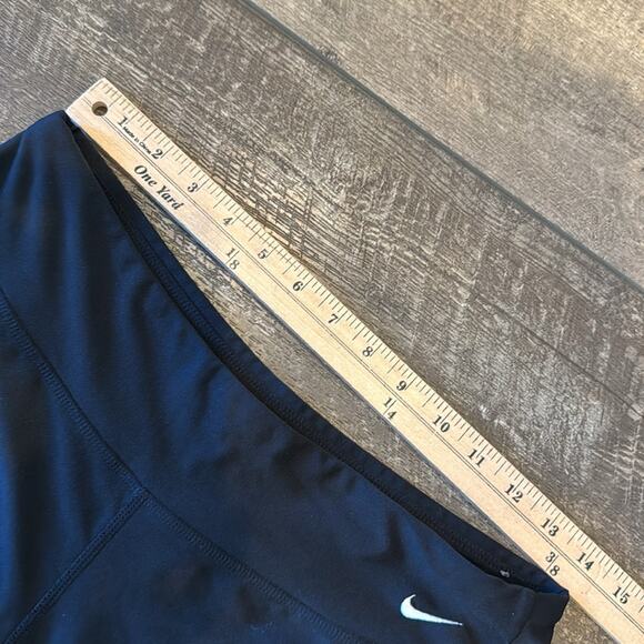 Bundle of 2 Nike Women's Mid Rise Straight Leg Leggings Capris Black Size M - Picture 12 of 14